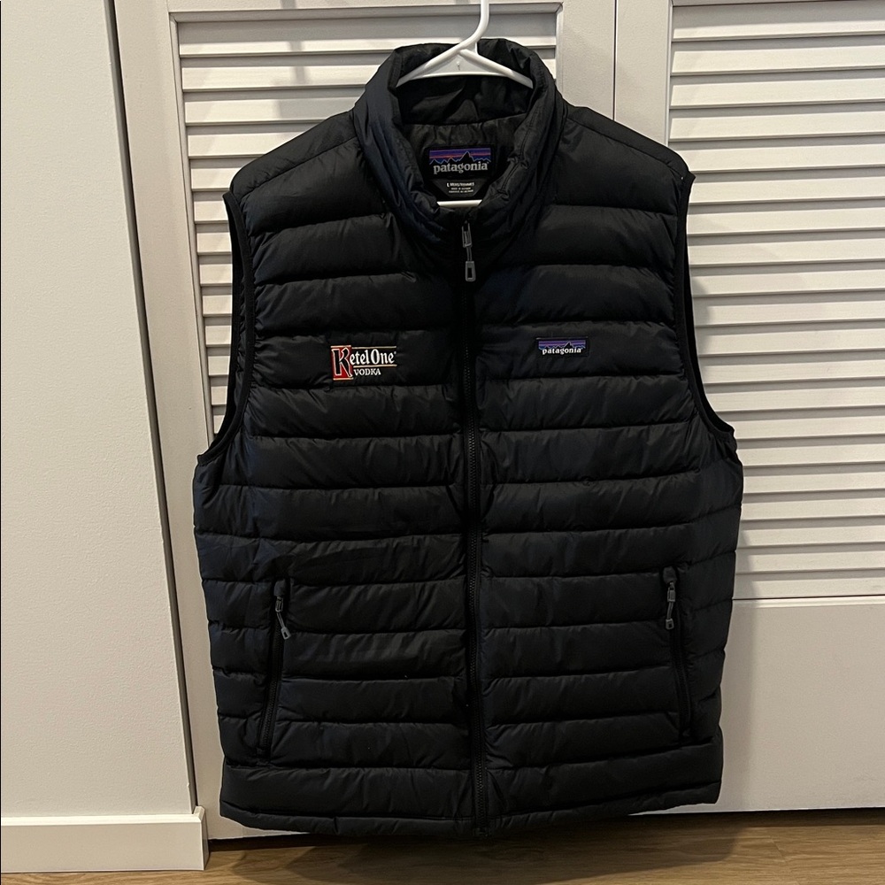 Patagonia Men's Black Quilted Vest